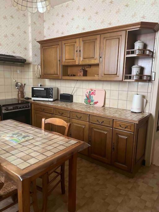 Gite De La Petite Fourmy Saint-Sulpice-les-Feuilles Екстериор снимка