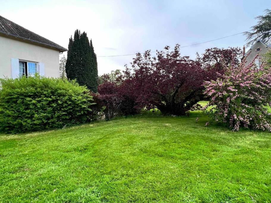 Gite De La Petite Fourmy Saint-Sulpice-les-Feuilles Екстериор снимка