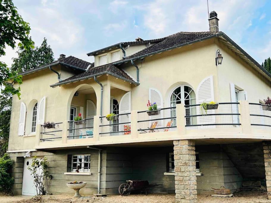 Gite De La Petite Fourmy Saint-Sulpice-les-Feuilles Екстериор снимка